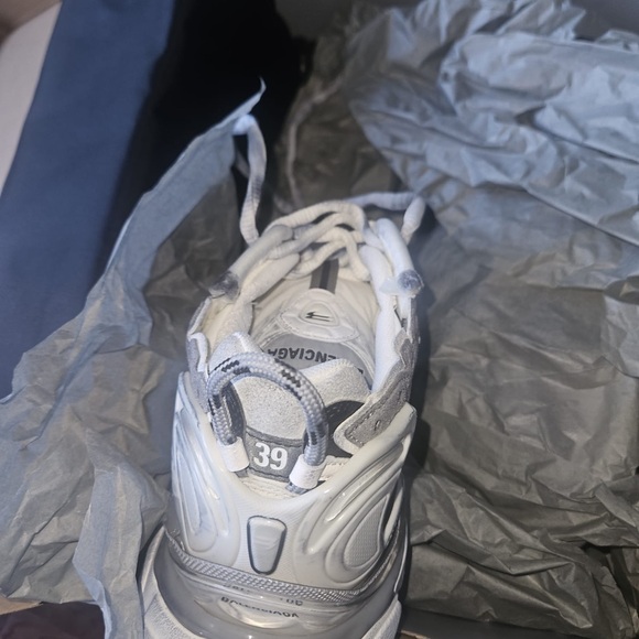 Balenciaga Women Sneakers - Picture 3 of 5